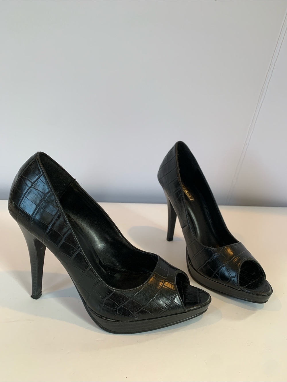 Michael Antonio Black Croc Embossed Peep Toe Platform 4.5” Heels Pumps Size 6.5